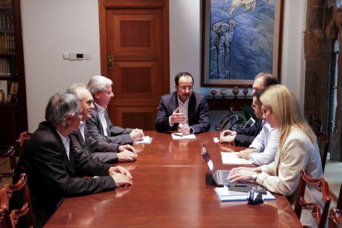 Cumhurbaşkanı Christodoulides, 1974 Savaş Esirleri Derneği temsilcilerini kabul etti