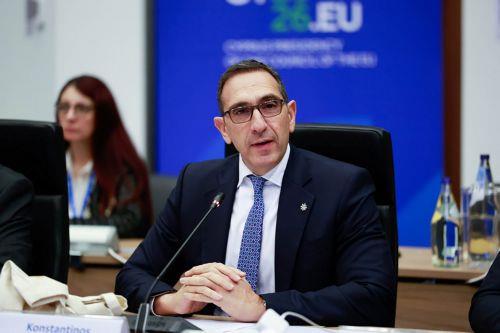 Στεγαστικό, πολιτική προστασία, συζητά ο ΥΠΕΣ σε επαφές στη Ρώμη [ΒΙΝΤΕΟ]