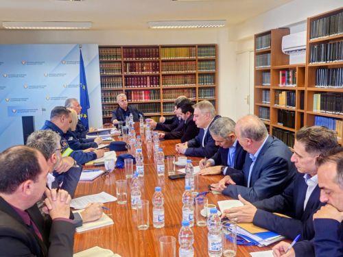 Έγκαιρο σχεδιασμό για διαχείριση εθίμου λαμπρατζιών αποφάσισε σύσκεψη υπό τον Υπ. Δικαιοσύνης