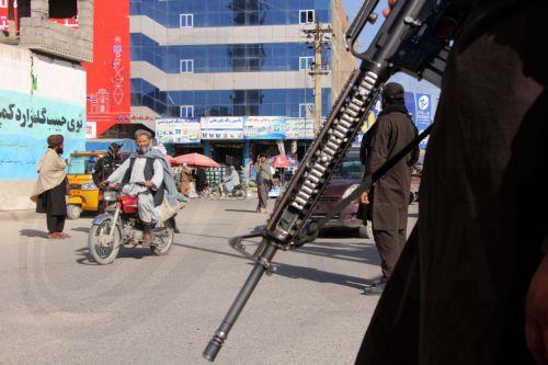 Μαζικές επιθέσεις αντιποίνων κατά πακιστανικών στρατιωτικών θέσεων από Ταλιμπάν
