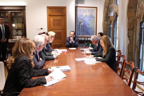 Αύξηση κοινωνικών δαπανών λόγω ανάπτυξης, λέει ο ΠτΔ, θεσμοθετεί συναντήσεις με οργανώσεις