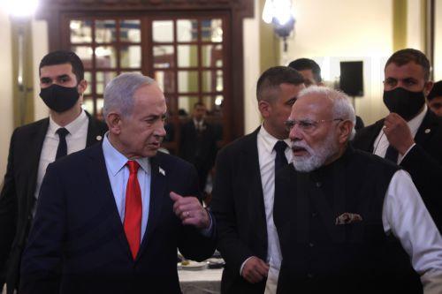 Ο Ινδός Πρωθυπουργός κάλεσε τον Νετανιάχου να βάλει τέλος στον πόλεμο κατά Ιράν