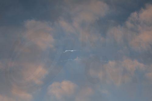 Εκρήξεις πάνω από Τελ Αβίβ μετά την ανακοίνωση Ισραήλ για εντοπισμό ιρανικών πυραύλων