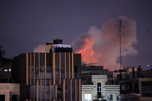 Το Παλάτι Γκολεστάν στην Τεχεράνη υπέστη ζημιές από επιθέσεις.