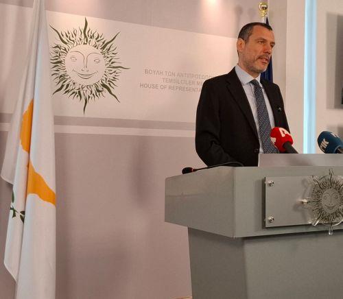 Βουλή: Σύσταση επιτροπής για γεφύρωση διαφορών για πανεπιστημιακές κλινικές ανακοίνωσε ο Υπ. Υγείας