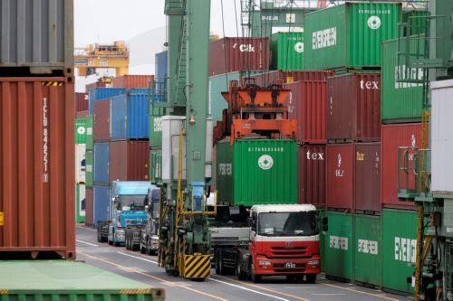 Αβεβαιότητα για αντίκτυπο δασμών στις αξιολογήσεις κρατικού χρέους εντοπίζει ο DBRS