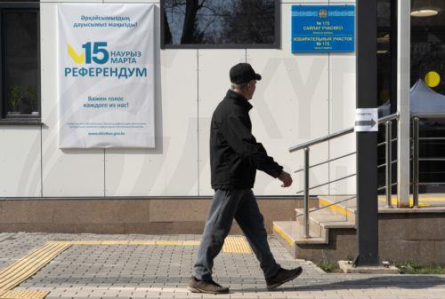 Το Καζακστάν ενέκρινε νέο Σύνταγμα σε δημοψήφισμα