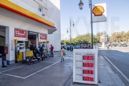 Οι τιμές του πετρελαίου ξανά περί τα 100 δολάρια το βαρέλι