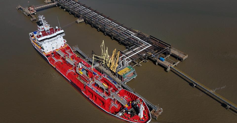 Το Ιράν απειλεί να αποκλείσει την Ερυθρά Θάλασσα