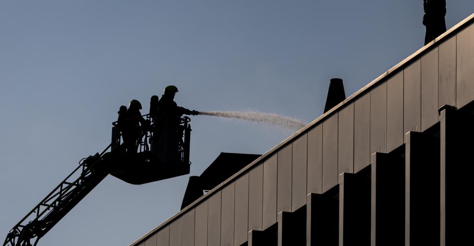 Τουλάχιστον πέντε νεκροί από πυρκαγιά σε πολυκατοικία στην Αμβέρσα