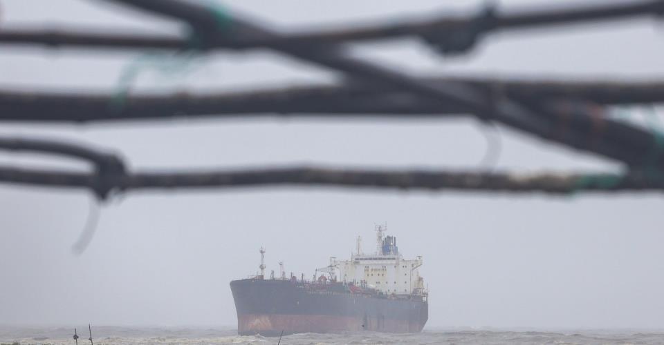 Το Υφ. Ναυτιλίας διερευνά περιστατικό με πλοίο υπό κυπριακή σημαία στα Στενά...