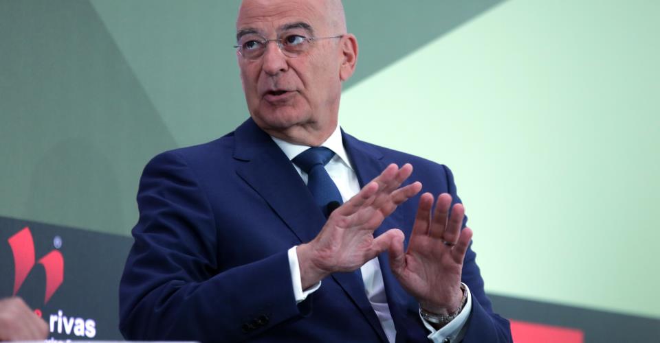 Dendias: “Kıbrıs sorunu yasa dışı işgal meselesi olmaya devam ediyor”