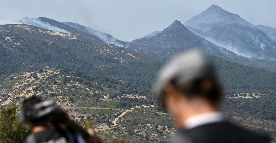 Ανεξέλεγκτες πυρκαγιές σε Ισπανία-Γαλλία ώθησαν πάνω από 200.000 άτομα σε...