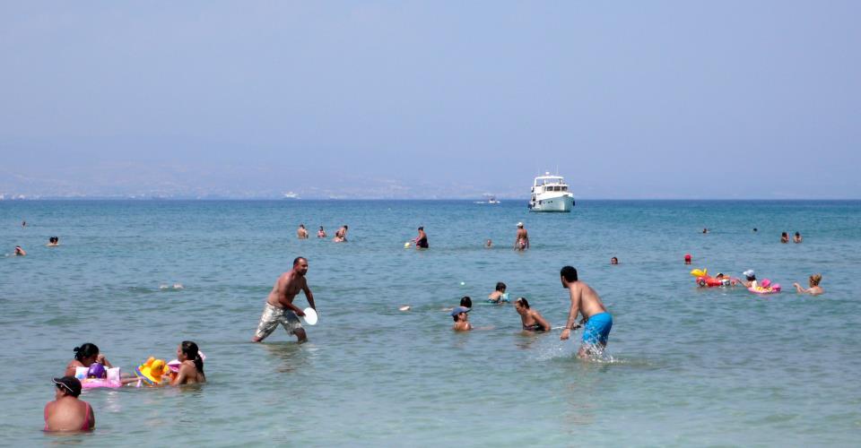 Στο 8% περιορίστηκε η μείωση τουρισμού το πρώτο επτάμηνο, είπε ο Κ. Κουμής