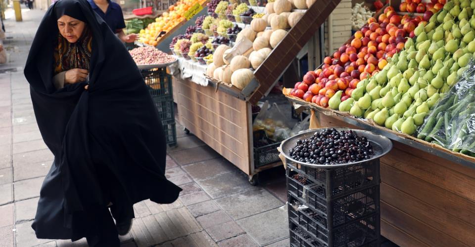 Οι ΗΠΑ βομβάρδισαν ζώνες ανατολικά των Στενών Ορμούζ, προειδοποιήσεις Τραμπ για...