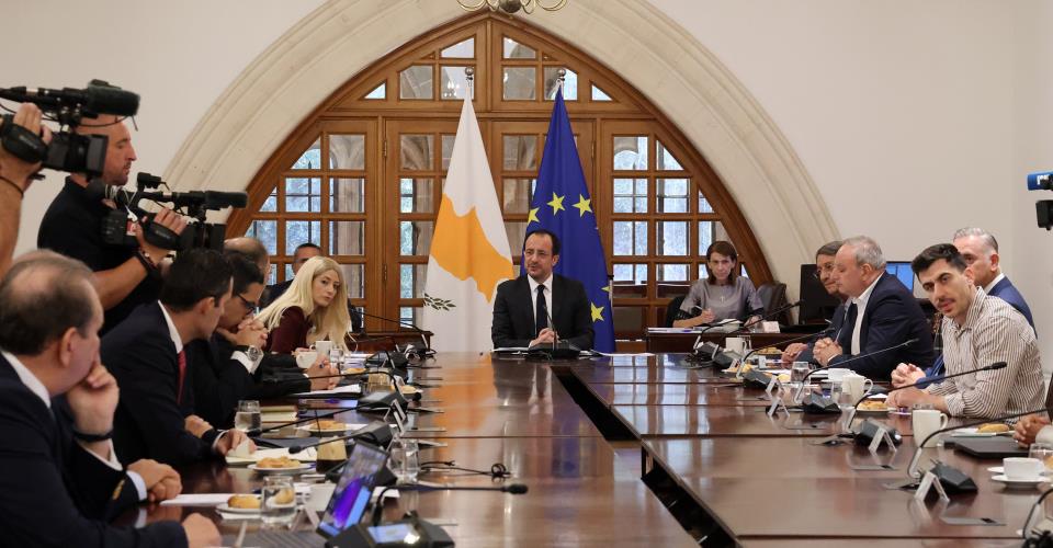 Εκπρόσωπος: Να δοθεί σε αυτό στάδιο το έγγραφο καταγραφής των συγκλίσεων
