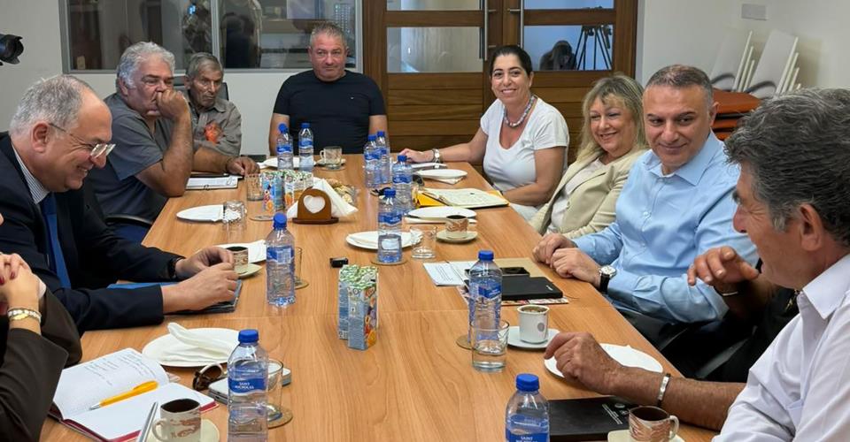 Αξιολογείται πρόταση αποζημίωσης, είπε ο Σενέκης σε συνάντηση με Καδή...