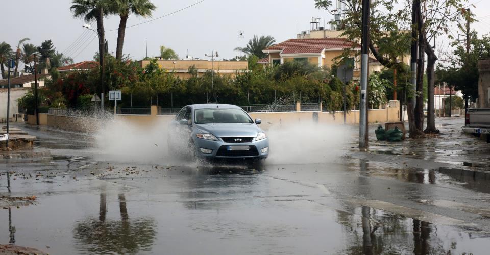 Bugün gece yarısına kadar hava gök gürültülü sağanak yağışlı olacak