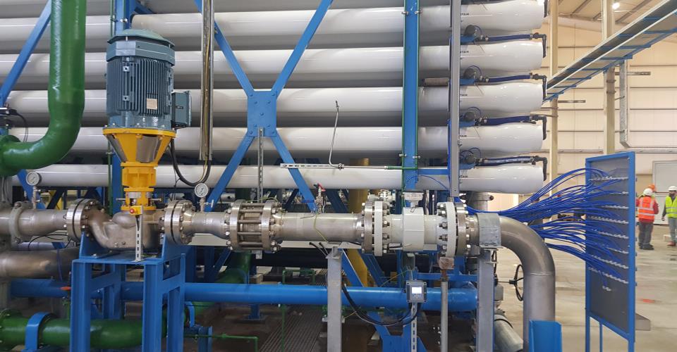 Σε πλήρη λειτουργία τέθηκε η Κινητή Μονάδα Αφαλάτωσης στο Λιμάνι Λεμεσού