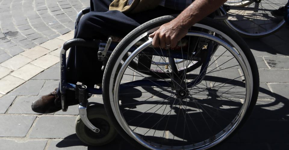 Τις πανευρωπαϊκές κάρτες αναπηρίας και στάθμευσης ενέκρινε το ΕΚ