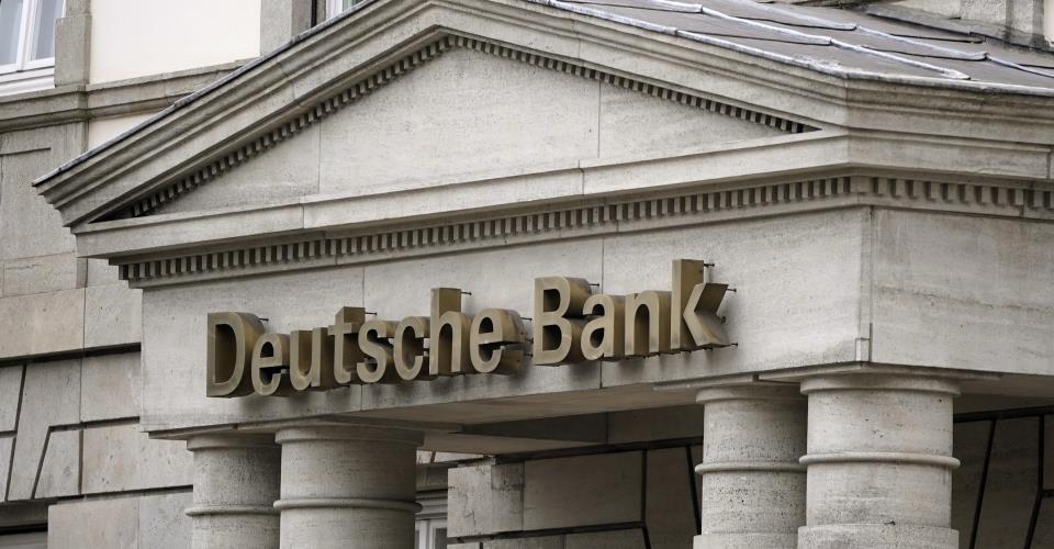 «Πάγωμα» περιουσιακών στοιχείων ευρωπαϊκών τραπεζών στη Ρωσία