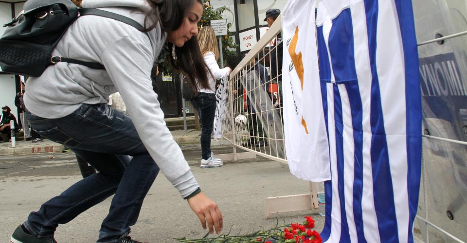Τιμάται σήμερα η 52η επέτειος της εξέγερσης του Πολυτεχνείου σε Ελλάδα και Κύπρο