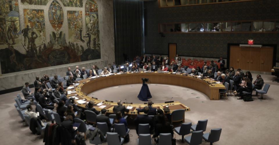 Το Συμβούλιο Ασφαλείας ΗΕ εκφράζει ανησυχία για τους ομαδικούς τάφους στη Γάζα