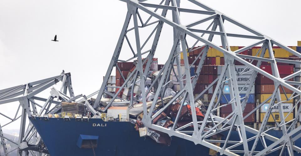 Ανασύρθηκαν τα πτώματα δύο εργατών από την κατάρρευση της γέφυρας στη Βαλτιμόρη