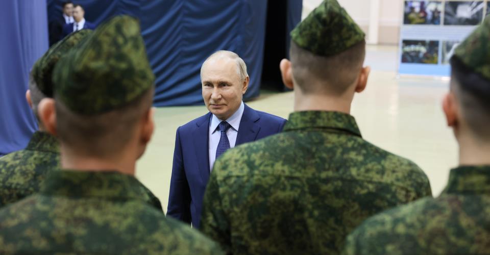 Η Ρωσία θα καταστρέψει τα F-16 που θα παραδοθούν στην Ουκρανία, λέει ο Πούτιν
