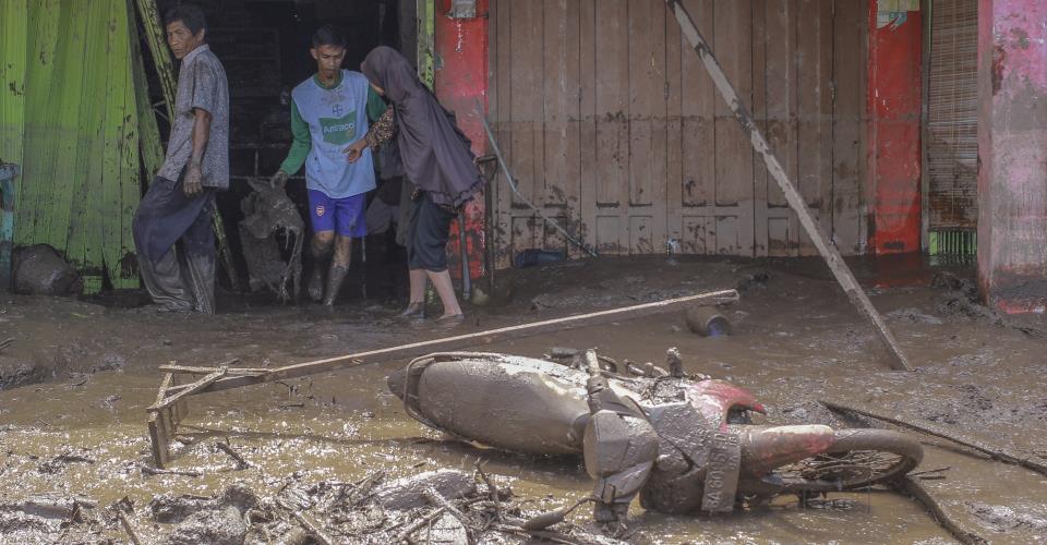 Αυξήθηκαν στους 41 οι νεκροί από πλημμύρες στην Ινδονησία