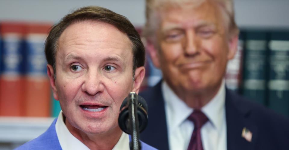 Ο απεσταλμένος του Τραμπ δηλώνει ότι σχεδιάζει επίσκεψη στη Γροιλανδία τον...