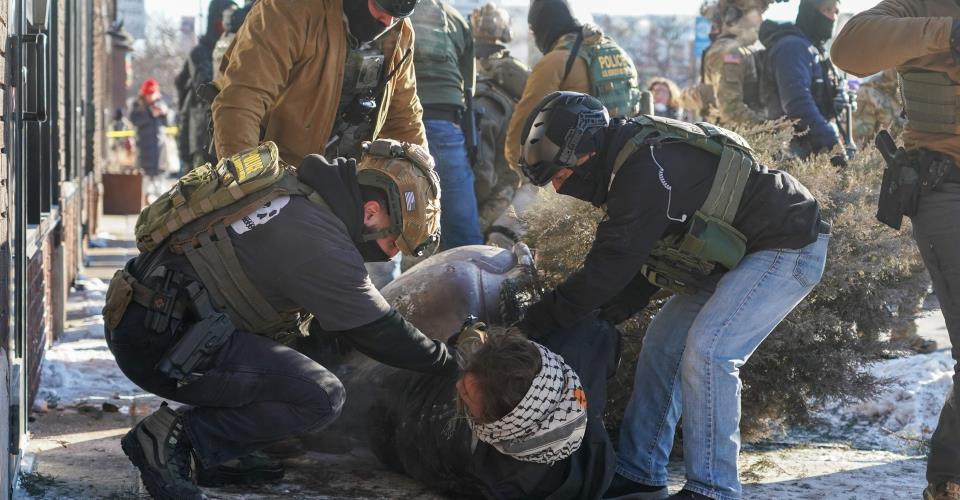 Πράκτορες της ICE πυροβόλησαν άλλον έναν άνθρωπο, λέει ο κυβερνήτης της Μινεσότα